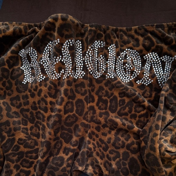 True Religion Brown Leopard Print Set - Picture 2 of 5